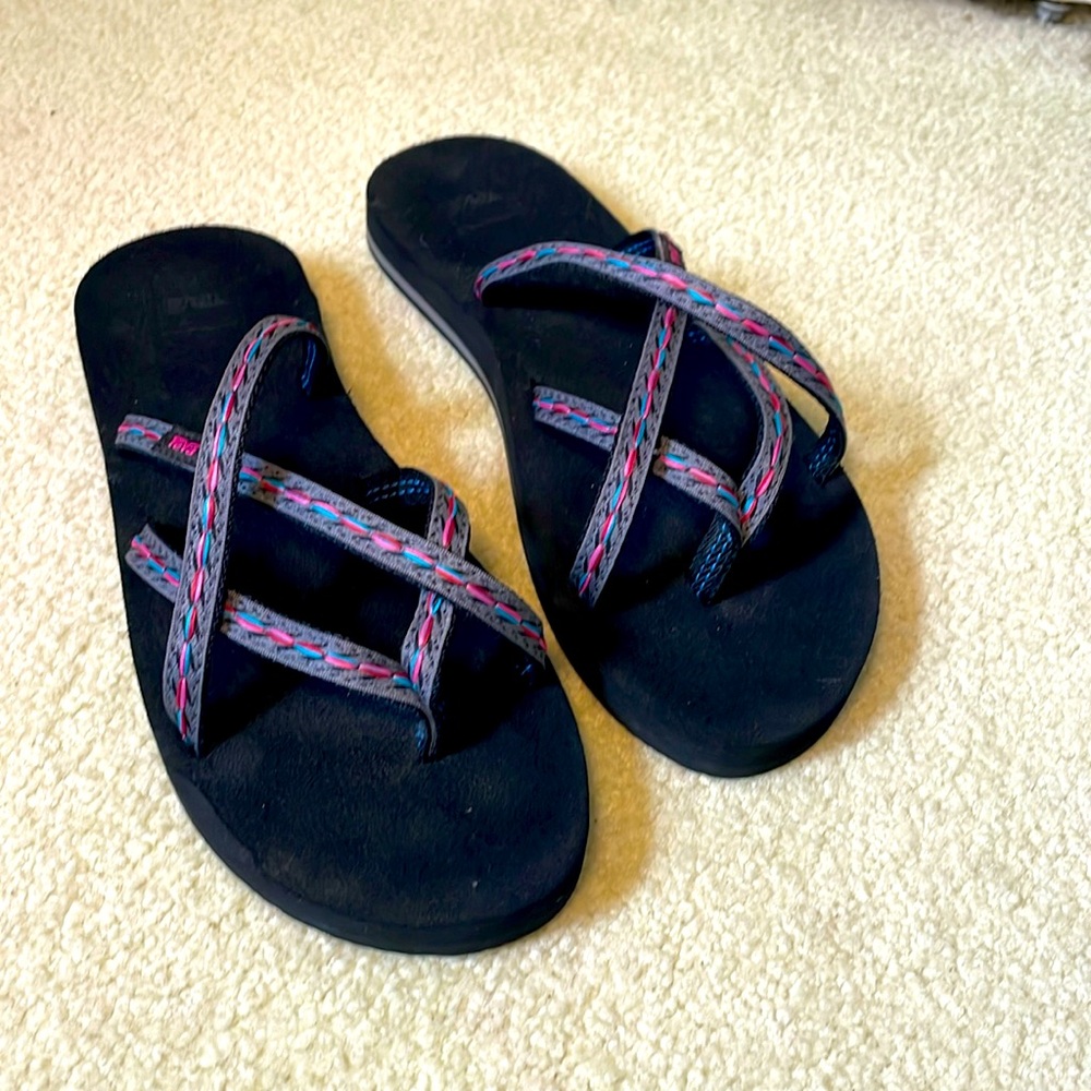 Teva Olowahu strappy sandal Sz 11